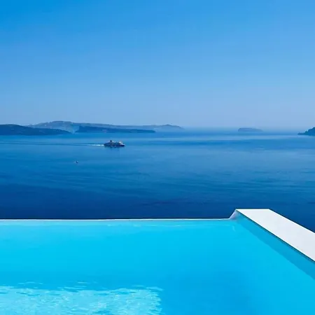 Elegant Santorini House-Caldera View-Outdoor Hot Tub -Private Pool Oia (Santorini)