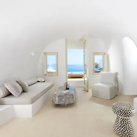 Elegant Santorini House-Caldera View-Outdoor Hot Tub -Private Pool Oia (Santorini)