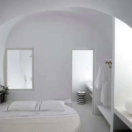 Holiday home Elegant Santorini House-Caldera View-Outdoor Hot Tub -Private Pool