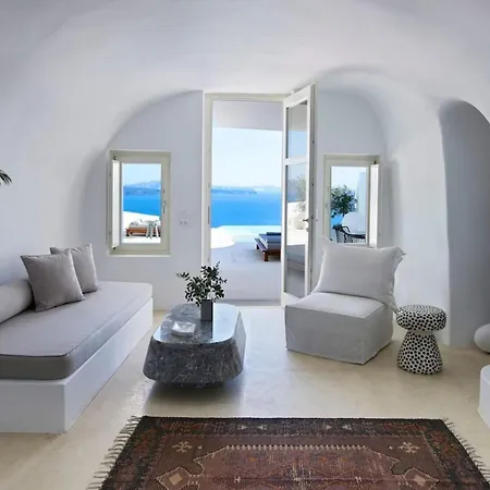 Elegant Santorini House-Caldera View-Outdoor Hot Tub -Private Pool Oia (Santorini)
